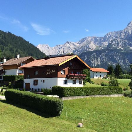 Haus Karl'S Ruh Bed & Breakfast Ehrwald Exterior foto