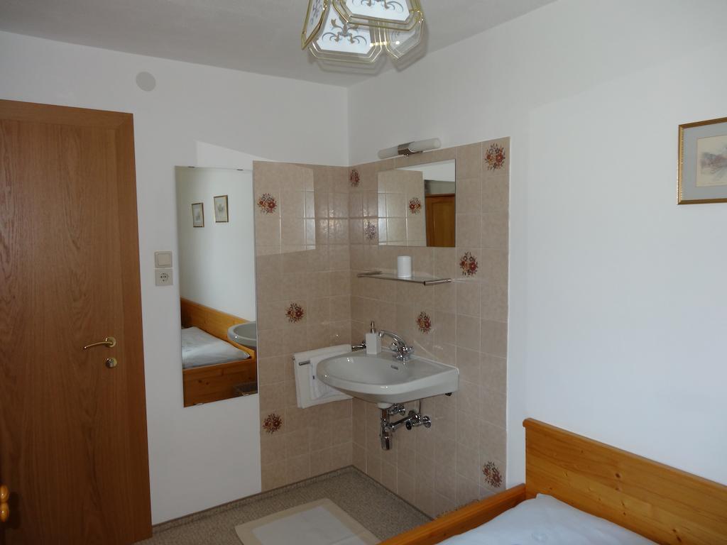 Haus Karl'S Ruh Bed & Breakfast Ehrwald Cameră foto
