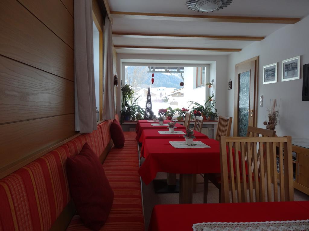 Haus Karl'S Ruh Bed & Breakfast Ehrwald Exterior foto