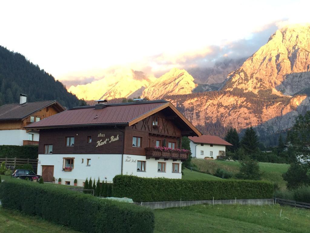 Haus Karl'S Ruh Bed & Breakfast Ehrwald Exterior foto